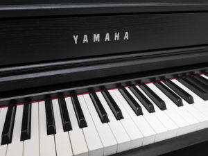 電子ピアノの音量調整。